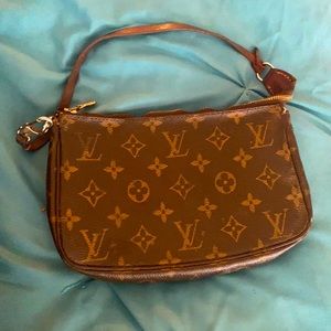 Vintage Authentic  Louis Vuitton Pochette SD0032